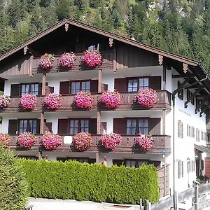 Haus Kirchplatz , Reit im Winkl Deutschland